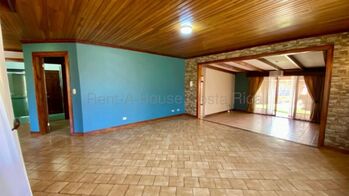Alquiler de Casa en Santo Domingo-Santa Rosa, Heredia. RAH 26-1622 in Santa Rosa, Santo Domingo, Heredia — $1,600 - Photo 5 of 17