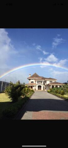 Hermosa casa de lujo, San Isidro de Heredia, 2,600 mts2 en San Isidro, Heredia — $950,000