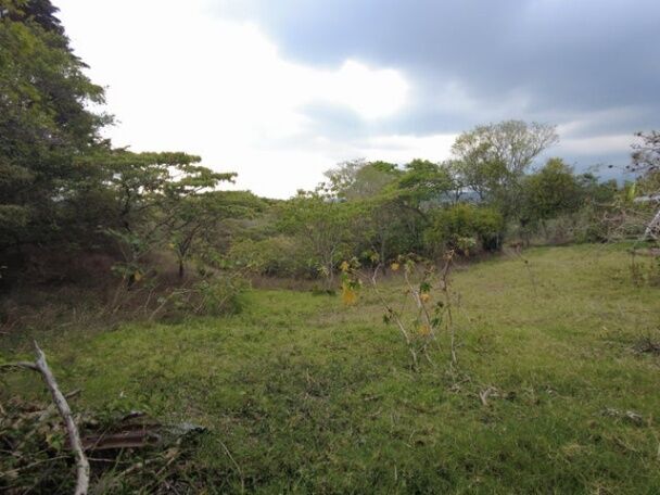 Se vende amplio lote de 6,800m2 en San Luis de Heredia 23-3201 en Santo Domingo, Heredia — $660,550