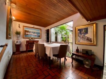 Se vende espaciosa casa con patio en residencial de San Rafael Escazú 25-1835 en San Rafael, Escazú, San José — $800,000 - Foto 4 de 22
