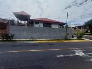 CASA EN VENTA EN MERCEDES HEREDIA en Mercedes, Heredia — $315,000 - Foto 2 de 10
