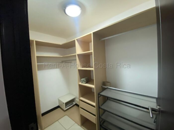 Alquiler de apartamento amueblado con vista al lago #27-50 GS in Santa Ana, San José — $1,300