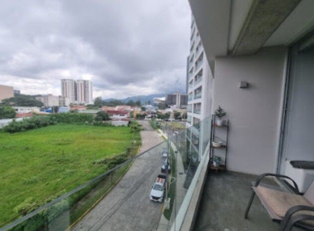 Alquiler de apartamento full amueblado Sabana Norte, torre Iconia, piso 2 en Mata Redonda, San José — $1,100