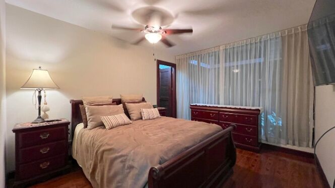 Amplio Apartamento en Venta en San Rafael, Escazú. RAH 25-934 en San Rafael, Escazú, San José — $315,000