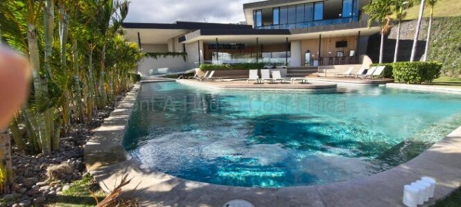 Alquiler de Casa en Río Oro de Santa Ana.  en Piedades, Santa Ana, San José — ₡ 550 000