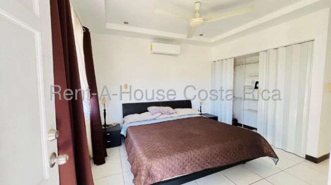 CASA DE PLAYA EN VENTA EN PUNTA LEONA in Tárcoles, Garabito, Puntarenas — $270,000