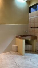 Alquiler de Casa Independiente en Río Oro de Santa Ana. en Santa Ana, San José — $1,250 - Foto 5 de 16