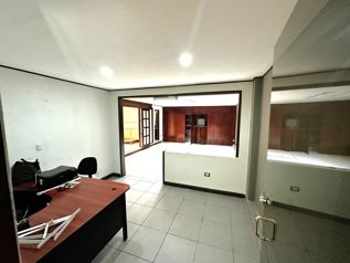 Propiedad de 9 habitaciones con uso mixto en venta - Santo Domingo de Heredia en Santo Domingo, Santa Bárbara, Heredia — $394,000 - Foto 3 de 10