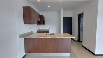 Venta de Apartamento en Torre Granadilla, Curridabat. RAH 26-782  in Granadilla, Curridabat, San José — $155,000 - Photo 4 of 14