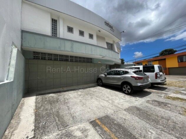 Venta de Edificio Esquinero en Montes de Oca-San Pedro. RAH 26-1870 en San Pedro, Montes De Oca, San José — $950,000