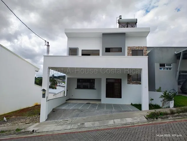 Alquiler de Casa en Cartago-Oriental. RAH 27-304 in Aguacaliente, Cartago — ₡ 660 000
