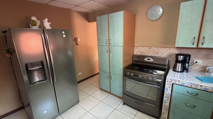 Lindos acabados en lindo vecindario de Atenas! en Atenas, Alajuela — $199,000 - Foto 3 de 13