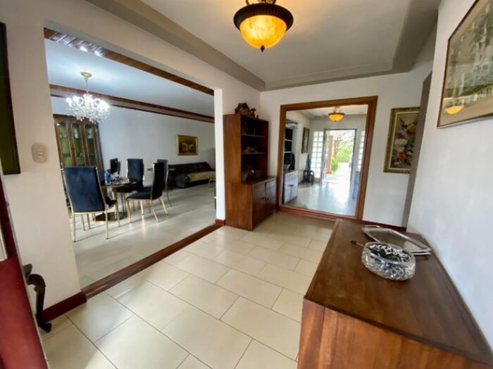 Se vende casa en San Rafael Escazú 25-678 en San Rafael, Escazú, San José — $490,000