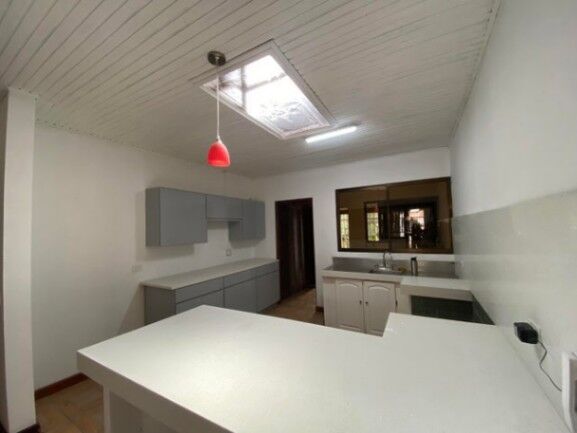 Se vende espaciosa casa con terraza en Alajuela 26-194 en Alajuela — $350,000 - Foto 3 de 22