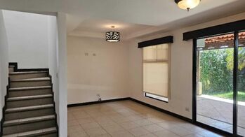 VENTA DE HERMOSA CASA EN CONDOMINIO ALTÍVAR MORAVIA. en La Trinidad, Moravia, San José — $210,000 - Foto 4 de 15