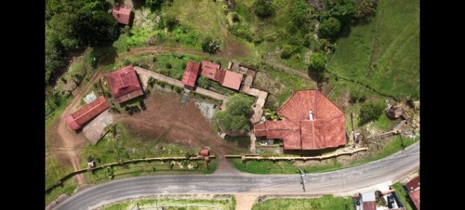 16 ha Eco-Lodge Development Property - Restaurant & Cabins en Vara Blanca, Heredia — $1,700,000