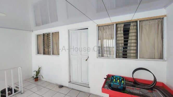 Venta de Casa en Hatillo 5, San José. RAH 27-19 en Hatillo, San José — ₡ 32 700 000