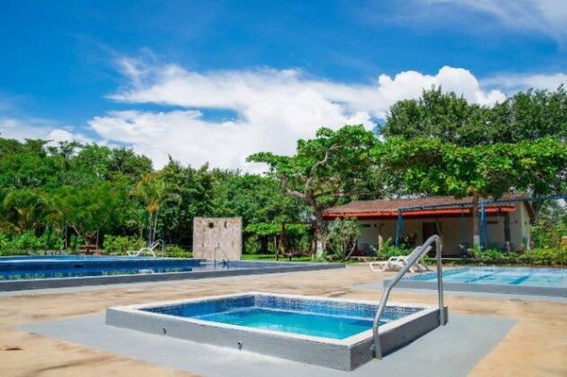 BELLÍSIMA CASA DE PLAYA EN BAJAMAR, GARABITO, PUNTARENAS.  in Tárcoles, Garabito, Puntarenas — $190,000