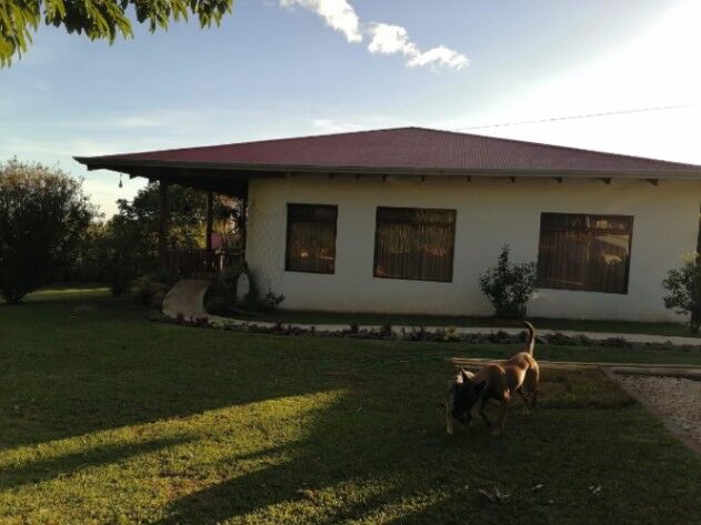 VENTA DE CASA CALLE RODRIGUEZ GRECIA 500MTS en Grecia, Alajuela — ₡ 165 000 000