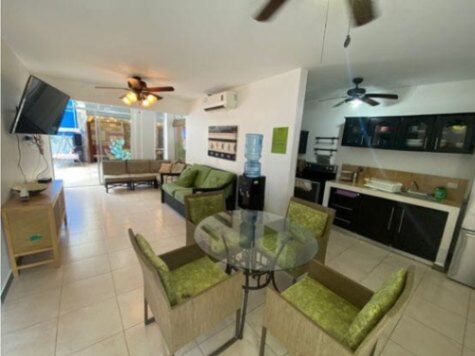 VENTA DE CASA AMUEBLADA Y CON PISCINA, PUNTARENAS, BEJUCO, MÁLAGA  in Puntarenas — $189,000