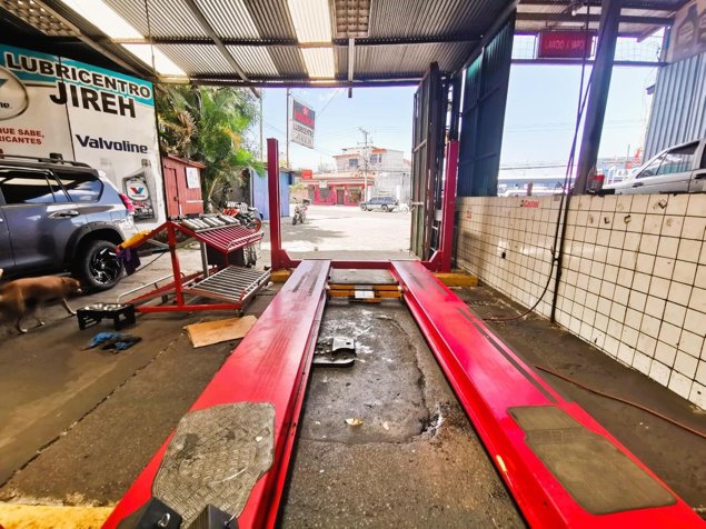 Venta de lubricentro con maquinaria y terreno de 782 m² en Desamparados #27-684 GS in San Rafael Arriba, Desamparados, San José — $695,000