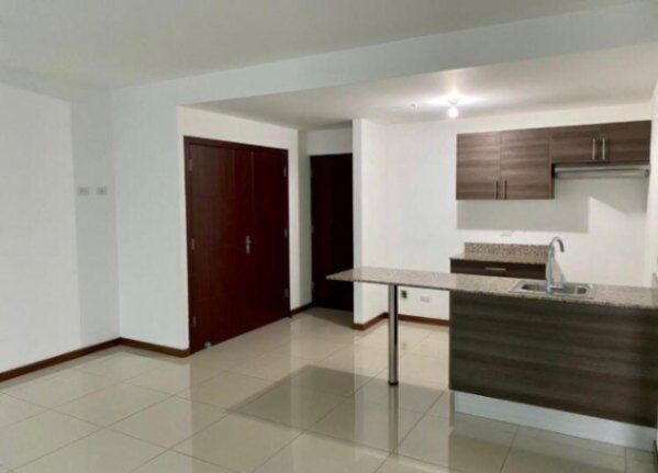 Venta de Hermoso Apartamento en Hatillo 26-625 en Hatillo, San José — $135,000