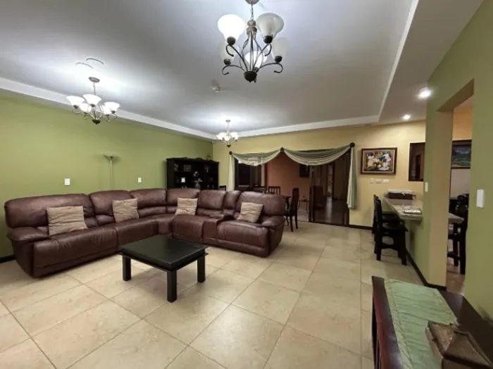CASA AMUEBLADA EN ALQUILER, SAN FRANCISCO DE HEREDIA. $1.600 COD#25-1696 en San Francisco, Heredia — $1,600 - Foto 3 de 9