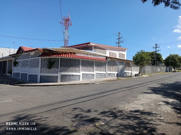 Uso comercial  Hatillo 4 ideal para restaurante o supermercado en Hatillo, San José — ₡ 88 000 000 - Foto 2 de 25