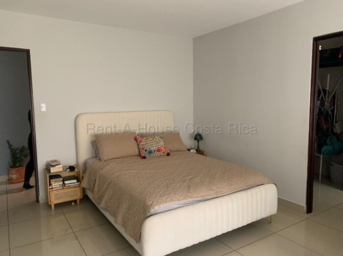 Casa en Bello Horizonte de Escazu en San Rafael, Escazú, San José — $250,000