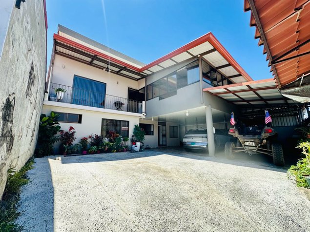 2 CASAS INDEPENDIENTES MERCEDES NORTE HEREDIA in Mercedes, Heredia — ₡ 225 000 000 - Photo 2 of 53