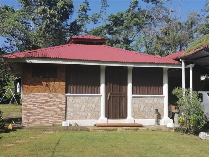 VENTA DE QUINTA CON CASA, LIMÓN, SIQUIRRES, LA FRANCIA in Siquirres, Limón — ₡ 35 000 000