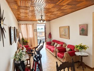 Amplia casa en alquiler en San Vicente de Moravia | 3 habitaciones, 2 baños y cochera 🏡 in San Vicente, Moravia, San José — 625 000 ₡ - Photo 5 of 10