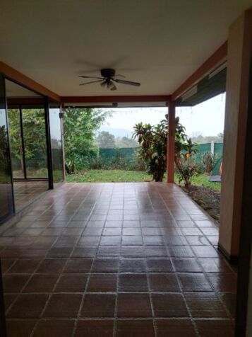 Excelente Casa en Exclusivo Condominio en La Guácima en Guácima, Alajuela — $3,000