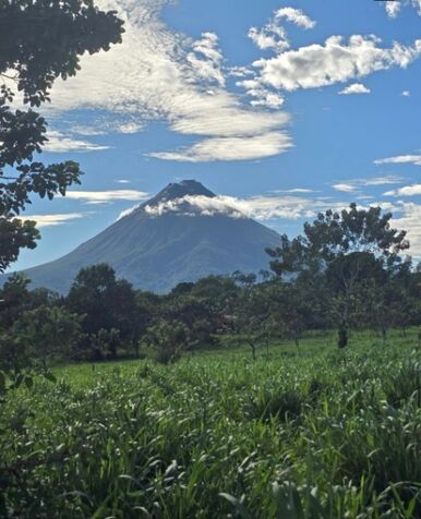 EXCELENTE Vista al Volcán Arenal a 3km de La Fortuna in La Fortuna, San Carlos, Alajuela — ₡ 90 000 000