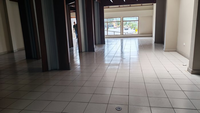 Local en Venta,en Montes de Oca,San Pedro,Exp Comercial,5PJG102890689 en San Pedro, Montes De Oca, San José — ₡ 165 000 000