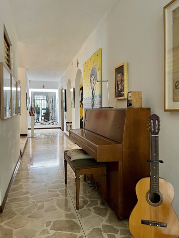 Casa Independiente de 4 Habitaciones en Los Laureles in San Rafael, Escazú, San José — $575,000 - Photo 2 of 31