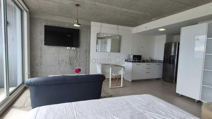 Alquiler de Moderno Apartamento AMUEBLADO en Curridabat. RAH 27-560 in Curridabat, San José — ₡ 425 000 - Photo 2 of 15