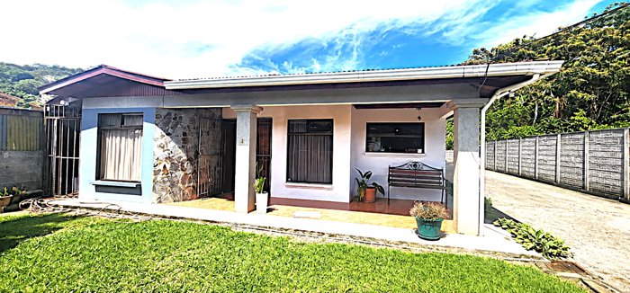 Hermosa propiedad con amplio terreno en Naranjo en Naranjo, Alajuela — $195,000 - Foto 2 de 22
