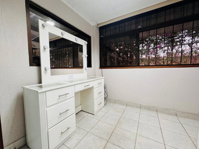 Local comercial, San José, La Uruca en Uruca, San José — ₡ 200 000 - Foto 2 de 3
