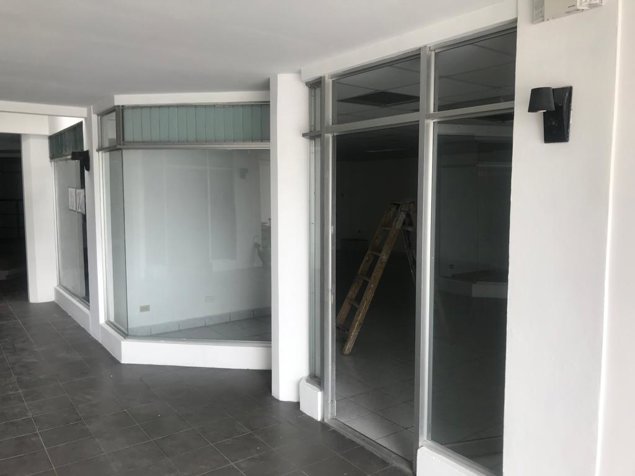 VENTA DE EDIFICIO COMERCIAL, MORAVIA, PLAZA DORADA. en San Vicente, Moravia, San José — $1,100,000