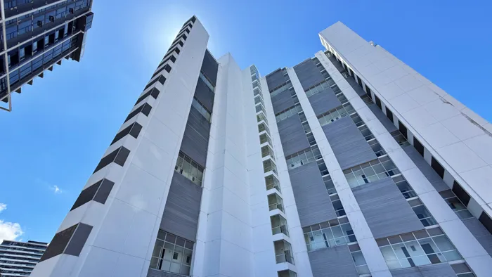 Venta/Alquiler apto con vista a la montaña y ciudad, Rohrmoser. (FE) en Pavas, San José — $220,000 - Foto 2 de 19