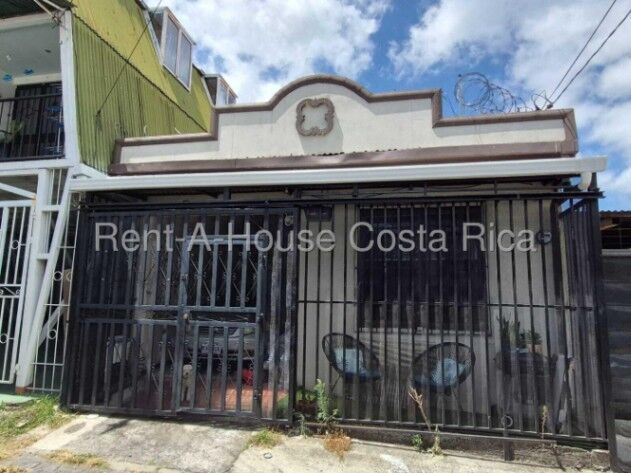 Buena casa en venta Desamparados, cerca de todo en San Rafael Arriba, Desamparados, San José — $125,000