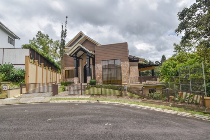 Casa de 5 Habitaciones + Oficina en San Ramón de Tres Ríos in San Ramón, La Unión, Cartago — $799,000