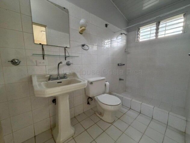 Alquiler de Casa en Mata Redonda-San José. RAH 26-1593 in Mata Redonda, San José — $1,500