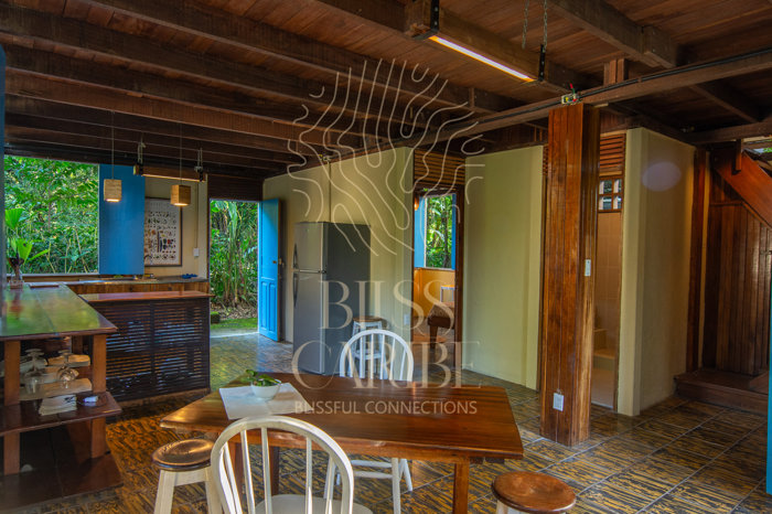 Casa Caribeña a Solo 150 Metros de la Playa en Cahuita, Talamanca, Limón — $245,000 - Foto 3 de 22