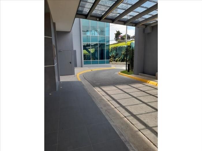 ALQUILER DE LOCAL COMERCIAL, HEREDIA, CORPORATE CENTER C3 in Ulloa, Heredia — $1,250