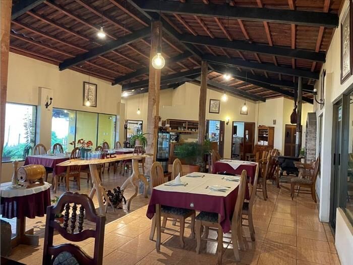 VENTA DE FINCA CON RESTAURANTE EN OPERACIÓN, HEREDIA, VARABLANCA en Heredia — $900,000