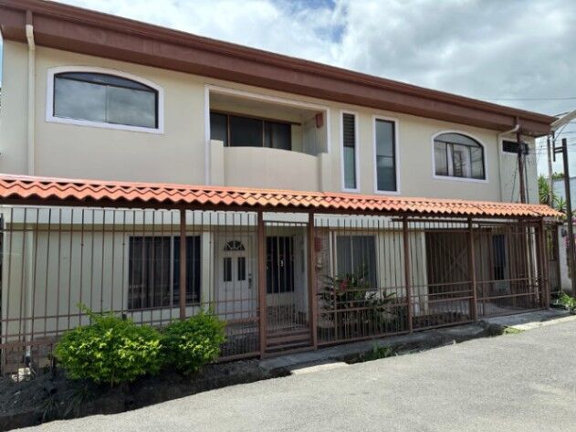 VENDO PROPIEDAD 2 APTOS Y 1 APARTA-ESTUDIO EN POZOS DE SANTA ANA. in Pozos, Santa Ana, San José — $200,000