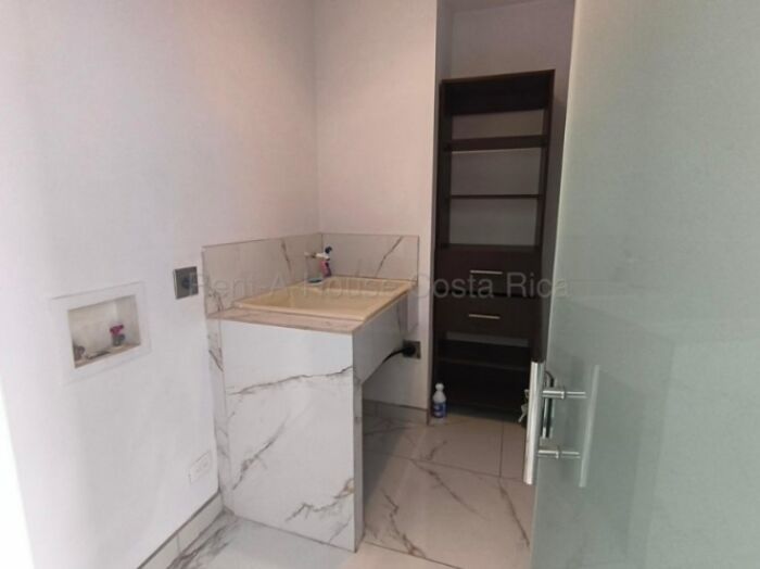 Venta de Apartamento en Ulloa-Heredia. RAH 27-36 PISO 8 in Ulloa, Heredia — $115,000