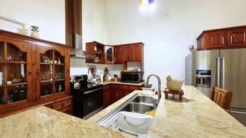 VENTA DE CASA Y 2 APARTAMENTOS EN DANIEL FLORES, PEREZ ZELEDON: EXCELENTE INVERSION in San Isidro De El General, Pérez Zeledón, San José — $250,000 - Photo 5 of 26